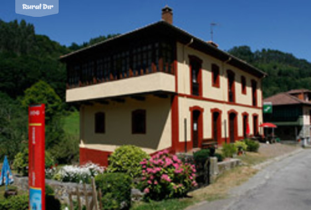 Fachada de la casa rural Casa blanca