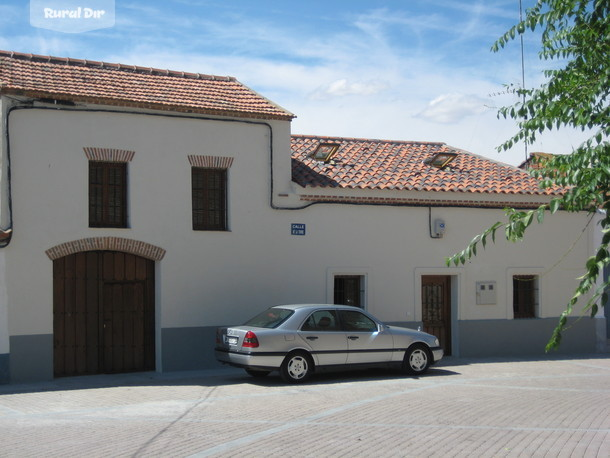 fachada exterior de la casa rural El Rincón de la Moraña