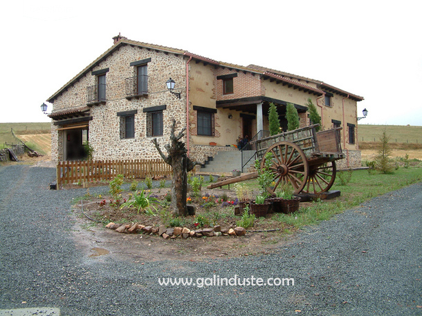 fachada pricipal de la casa rural Casa rural El Caño I y II