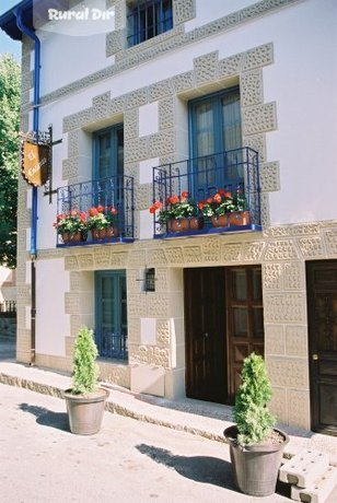 El Encanto de Miraflores Alojamientos Rurales Fachada principal de la casa rural El Encanto de Miraflores Alojamientos Rurales