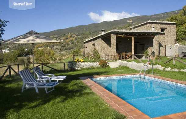 VISTA FRONTAL de la casa rural Cortijo casilla noguera