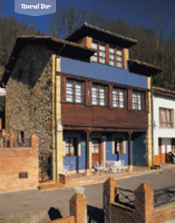Fachada Casa Azul de la casa rural Casas Rurales Campon de Antrialgo