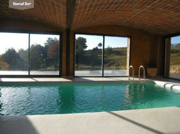 Piscina climatizada de la casa rural El Restell