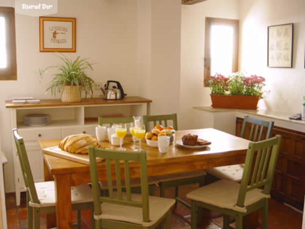 comedor de la casa rural El serrador