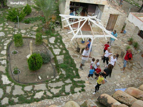 inquilinos charlando de la casa rural Casa noelia