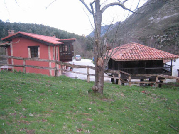 EXTERIORES de la casa rural Casa de aldea el toral