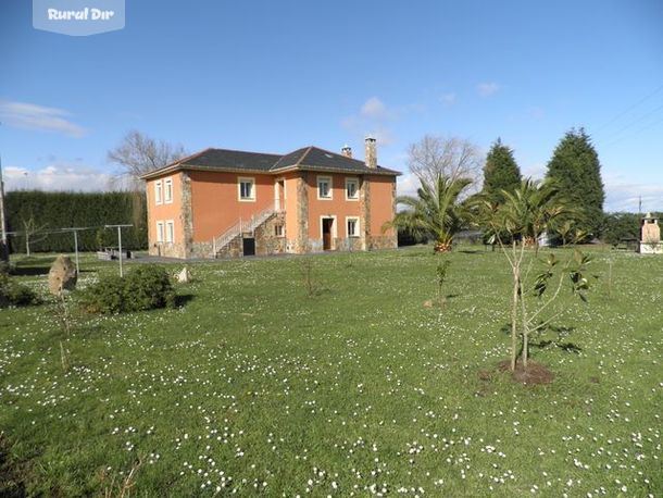 Exterior de la casa rural Casa Gayol