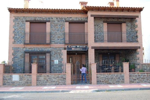 fachada principal de la casa rural Casa Rural Beatriz