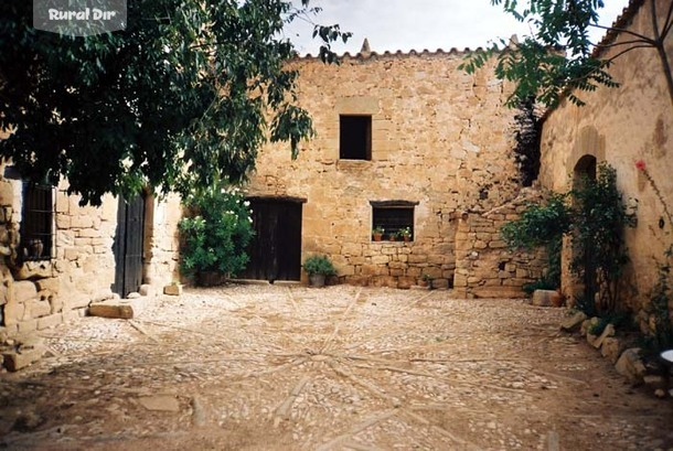 Patio interior de la casa rural Masía Torre Sancho