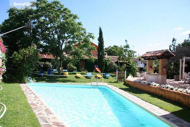 piscina de la casa rural Las Cavas