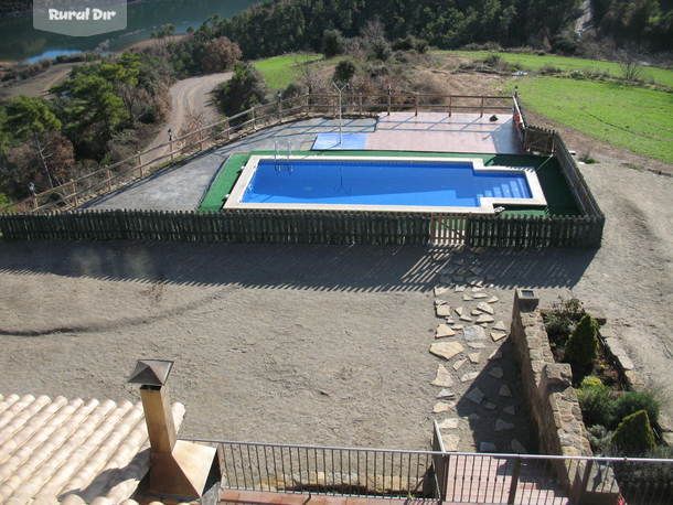 Vista exterior de la casa rural Mas Serrallimpia