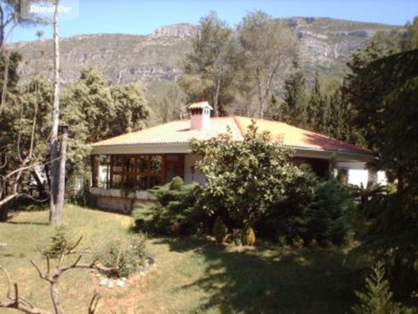 Vista general chalet de la casa rural Rural Barx