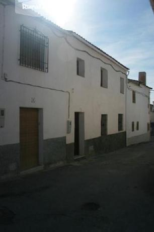 Fachada de la casa rural Casa real agron