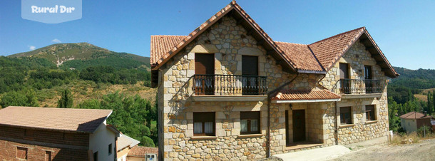 Exterior de la casa en Prioro de la casa rural Apartamentos Rurales El Cueto