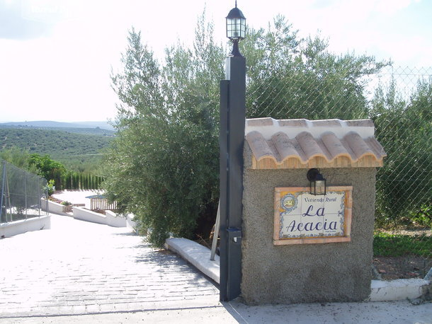 Entrada de la casa rural Vivienda Rural La Acacia