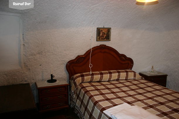 dormitorio de cueva  de la casa rural La cueva de la Abuela