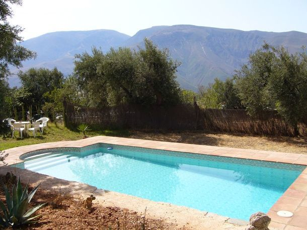 piscina de la casa rural El Llano