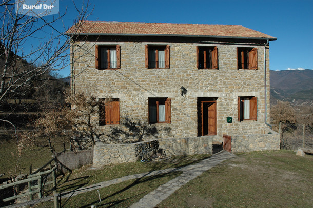 fachada principal de la casa rural Casa Escuela Planillo - Parque Nacional de Ordesa y MontePerdido