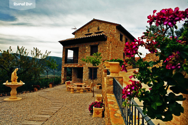 Fachada de la casa rural Mas d'Albalat