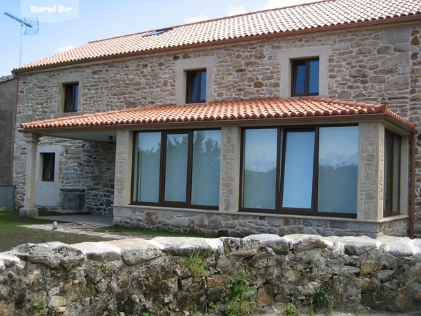 fachada de la casa rural Casa Paco de Riotorto