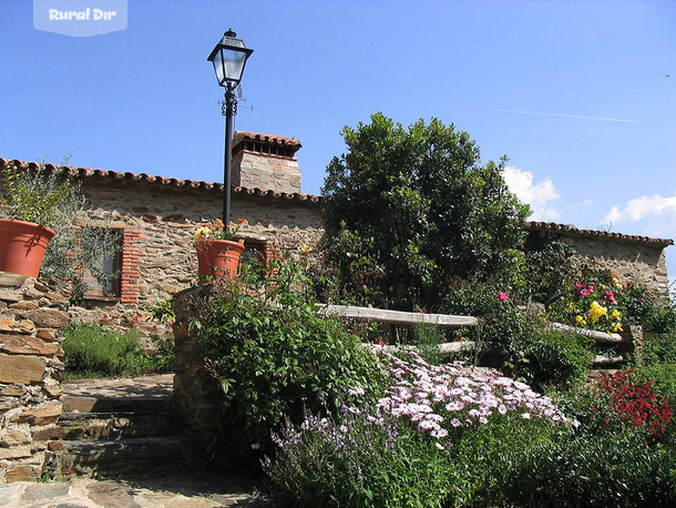 Fachada de la casa rural Sierra Jiniebro