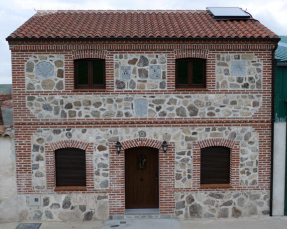 Fachada de la casa rural Duquesa de la Conquista