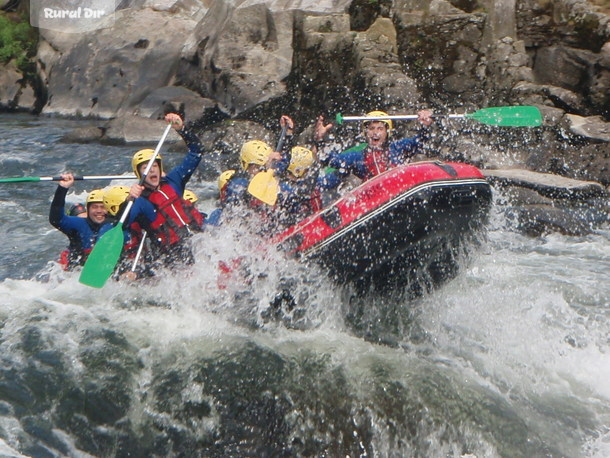 Rafting en el río Ulla (O Lapìdo) de la actividad rural Rafting